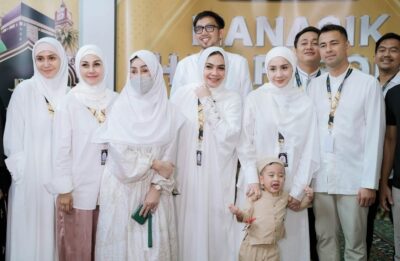 Keluarga besar Raffi Ahmad saat manasik haji (Foto: IG Rita Amilia)