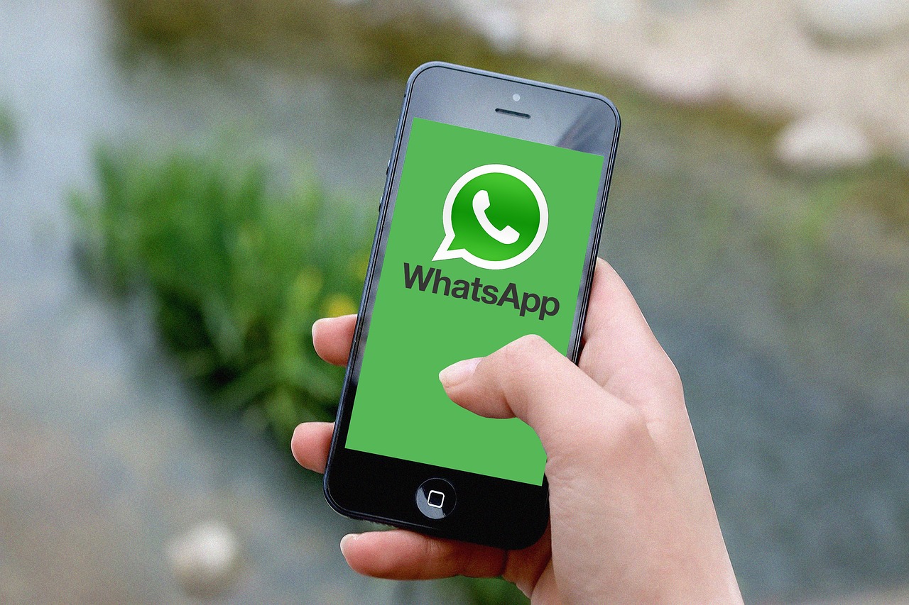 WhatsApp Permudah Pengguna Memberi Reaksi pada Foto dan Video