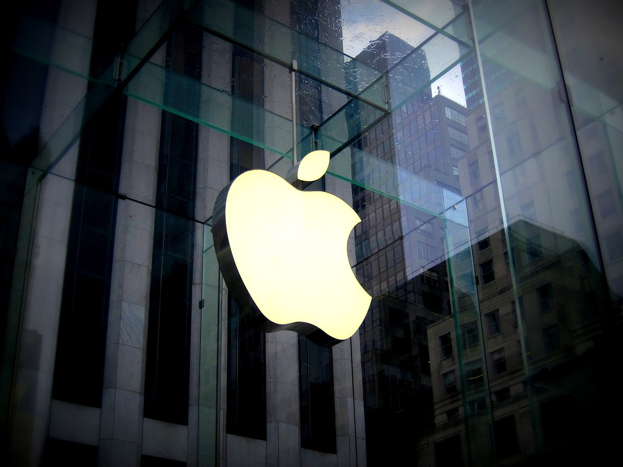 Apple Kembangkan Aplikasi Manajemen Kata Sandi
