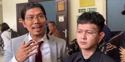 Sexy Goath dan kuasa hukum Deddy DJ di Pengadilan Negeri Jakarta Selatan, (Foto:Istimewa)